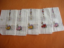 5 Taschentücher, Damentaschentücher feiner Batist, Blumenmuster neu in OVP