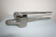 alte  Kartoffelpresse Nudelpresse  Spaghettieispresse