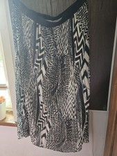 Neuer Schwarz/Weißer Plisseesrock von Marc Aurel Gr.42/44