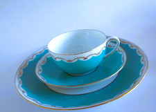 HUTSCHENREUTHER-PORZELLAN-KAFFEE-TEE-TASSE-FARBE TÜRKIS-WEISS-GOLD-SONDERSTEMPEL