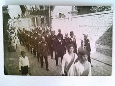 Feuerwehr, Festumzug, "Gründer", eskortiert von Feuerwehrmännern, Foto AK, ungel