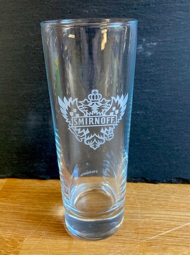Smirnoff glas pub bar - smirnoff,