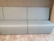 gastronomie bank grau Kunstleder seitlich geschlossen hinten offen