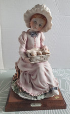 G. Armani Figur - Mädchen mit Kücken im Korb - Florence 1984