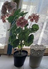Hier eine künstliche blume - hier,