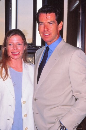 Dia pierce brosnan mit - pierce, tochter
