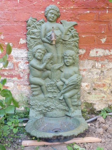 Wandbrunnen frankreich putten - wandbrunnen,