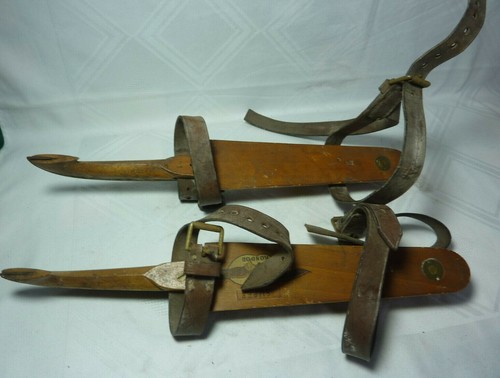 Antike schlittschuhe aus holz - aus,