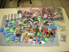 Kondensatoren , Widerstände , Potis , Konvolut