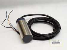Telemecanique XSA-V12373 Induktiver Näherungssensor