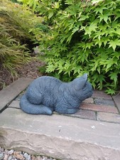 Steinfigur schwarzer Kater