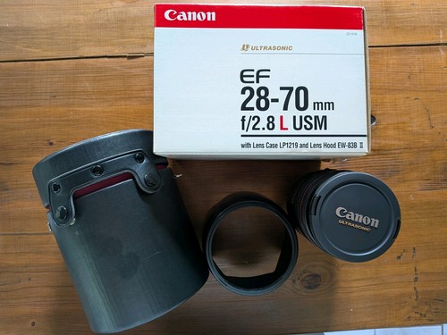 Canon 70mm 2 - 28-70mm, f/2.8