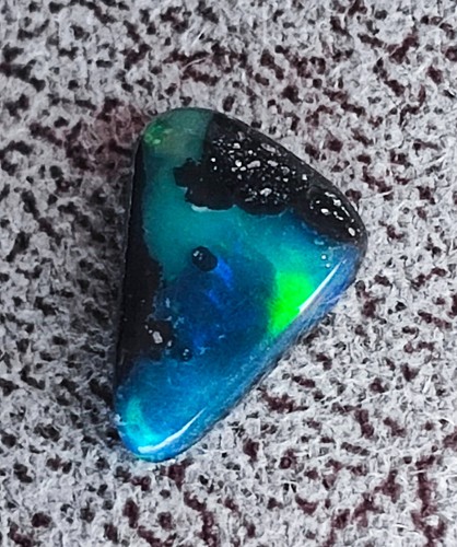 Boulder matrix opal - , edelopal