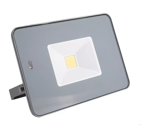 Robuster außenstrahler mit - robuster,