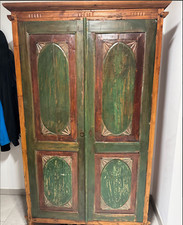 Balinesischer Massivholz-Schrank – für Liebhaber - liebevoll bemalt