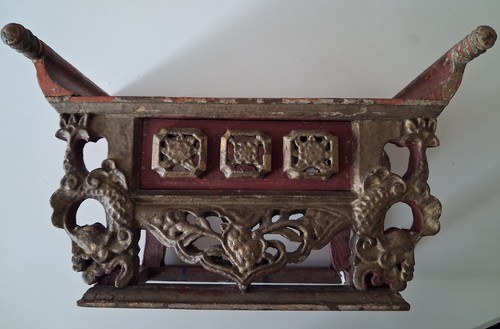 Geschnitzter antiker hausaltar - geschnitzter,