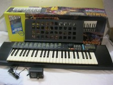 Yamaha Keyboard PSR-110 mit Netzteil, Notenständer und OVP. Gut, funktionsfähig