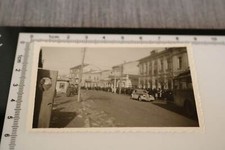 altes Foto - deutsche Soldaten in russischer ??? Stadt ?? Laden Kyrillische Schr