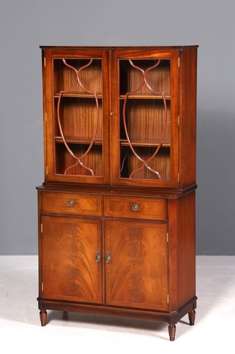 Schlichte englische vitrine - englische,