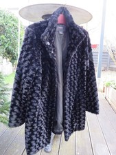 Kunstpelz- / Webpelzmantel