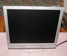 Yakumo TFT 19 Zoll SLI Model 900P mit Lautsprecher