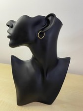 Schöne Creolen / Ohrringe aus