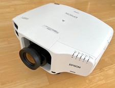 EPSON EB-G7400U Beamer