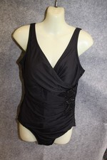 SCHWIMMANZUG BADEANZUG GRÖSSE 42 SCHWARZ SEITLICH MIT PAILLETTEN SCHAUMSTOFF