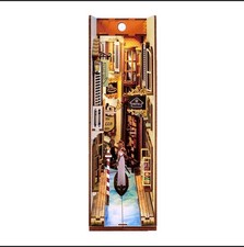 Travel in Venice - Book Nook -