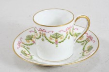 Raynaud Limoges Mokkatasse mit Untertasse Porzellan Handbemalt Bänder Girlanden