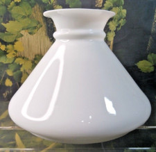 Vintage: alter Lampenschirm für Petroleumlampe, Milchglas; 13 x 16 cm
