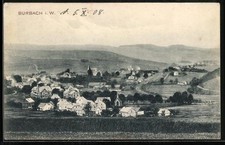 AK Burbach i. W., Ortsansicht mit Kirche und umliegender Landschaft 