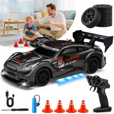 RC Drift Car, 1:24 4WD Ferngesteuertes Auto mit LED-Leuchten 30KM/H High Speed