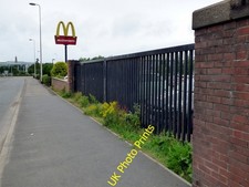 Foto 6x4 ehemaliges James Watt Dock Gate Greenock\/NS2776 neben der A8 E c2016