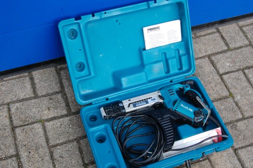 Makita magazinschrauber 6842 - makita,