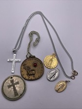 7 tlg. Lot, Religiöse