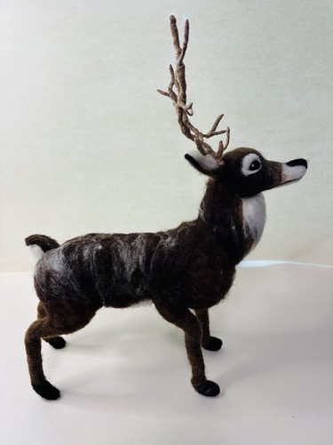 Hirsch aus wolle mit - aus,