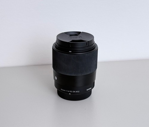 Sigma 30mm dc dn - sigma, f/1.4