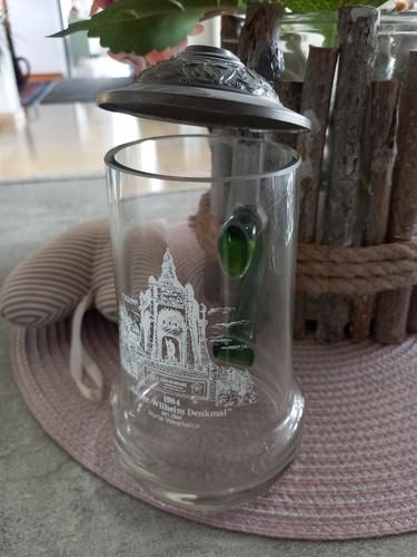 Glasbierkrug mit zinndeckel - glasbierkrug,
