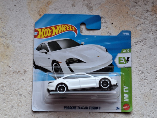 Hot wheels porsche taycan - porsche,