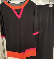 Komplett Outfit Frau schwarz