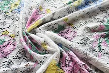 1 Lfm Spitzenstoff 3,50€/m² elastisch weiß Rosenmuster MC63