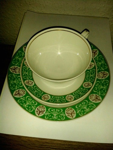 Collectible cup place - /,