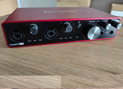 Focusrite scarlett 8i6 - focusrite,