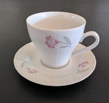 Henneberg Sammeltasse Rot Rosa Blumen Mokka Mocca Relief Set Gedeck Espresso (2)