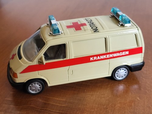 Krankenwagen modell cararama - krankenwagen,