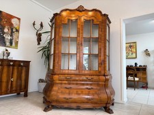 Barockstil Vitrine Nussholz