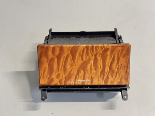 Aschenbecher vorne mit - , blende