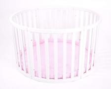 Runder Baby Laufstall aus Holz