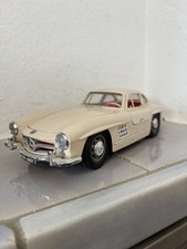 Mercedes Benz 300SL Bburago Modellauto 1:18